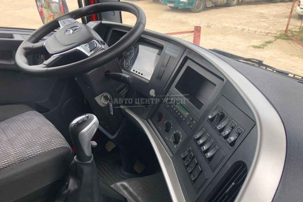 Фотография салона самосвала Sany SYZ320C-8S(V) (2 слайд)