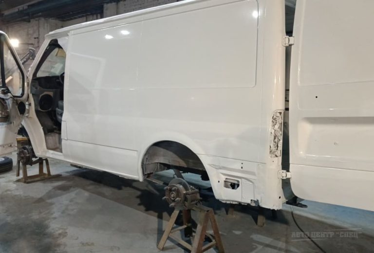 Фотография покраски кузова Ford Transit (слайд 2)