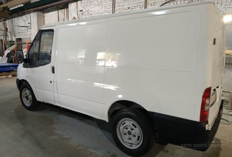 Фотография кузова Ford Transit после ремонта (слайд 3)