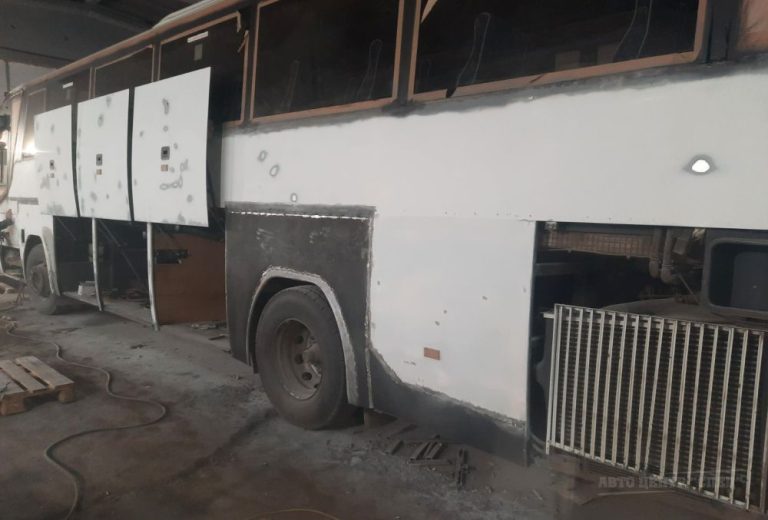 Замена боковых панелей автобуса Scania