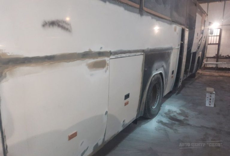 Шпатлевание автобуса Scania (слайд 1)