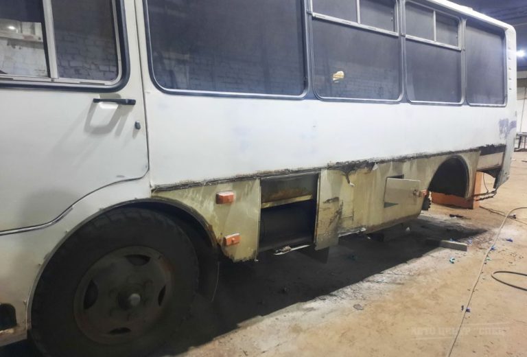 Демонтаж боковых панелей автобуса ПАЗ (слайд 3)