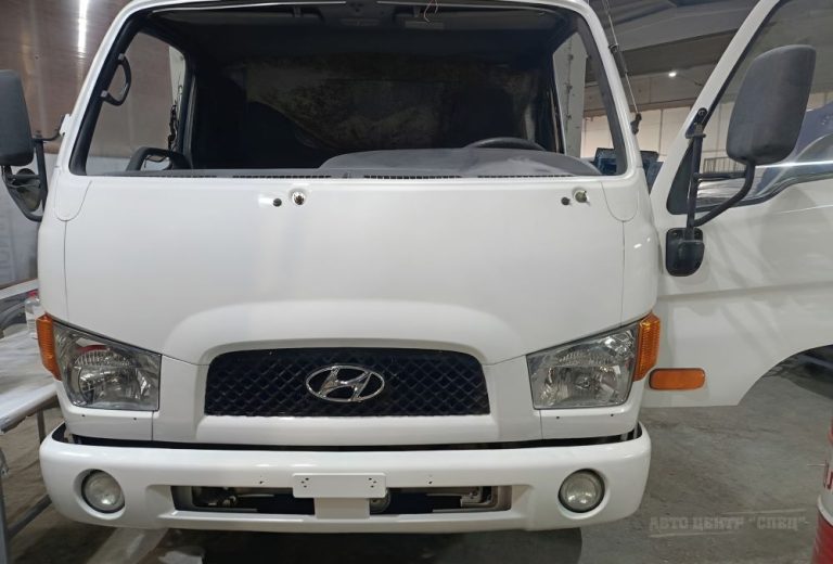 Hyundai HD78 после покраски кабины, вид спереди