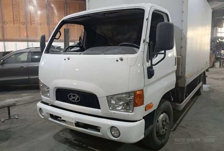 Hyundai HD78 после покраски кабины в белый цвет